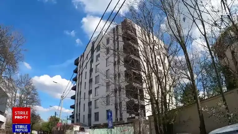 Cum a fost ridicat ilegal un bloc de 7 etaje lângă aeroportul Băneasa și cum l-au "albit" în acte proprietarii