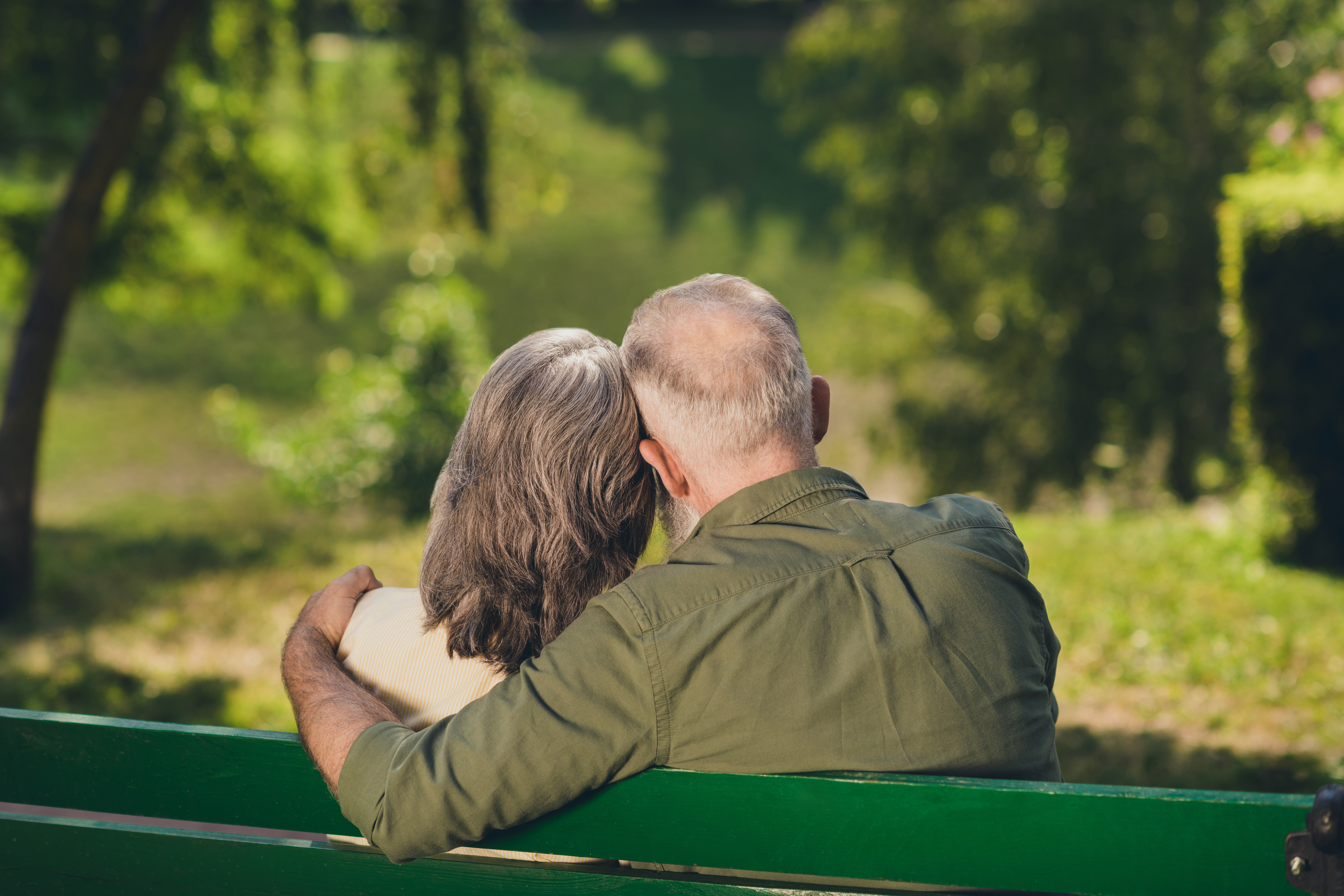 Mirele are 98, iar mireasa 95. Povetea impresionantă de dragoste a doi bătrânei care s-au cunoscut secolul trecut