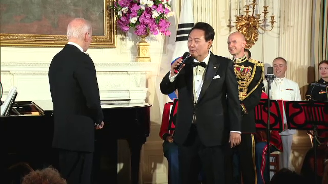 Președintele Coreei de Sud l-a surprins pe Joe Biden cu interpretarea melodiei „American Pie”