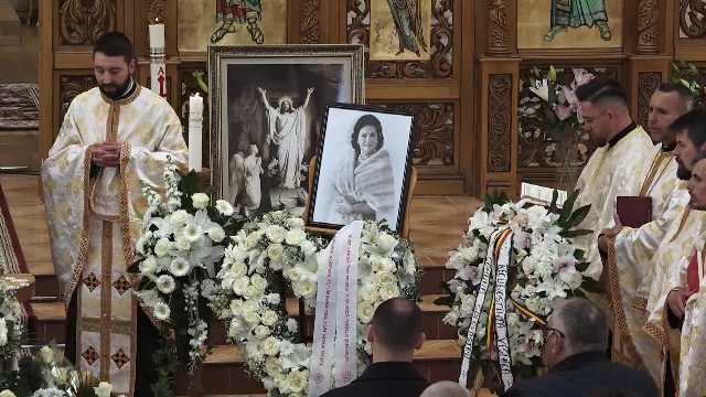 Soprana Virginia Zeani, „prima donna assoluta", a fost condusă pe ultimul drum în satul Solovăstru, în care a copilărit