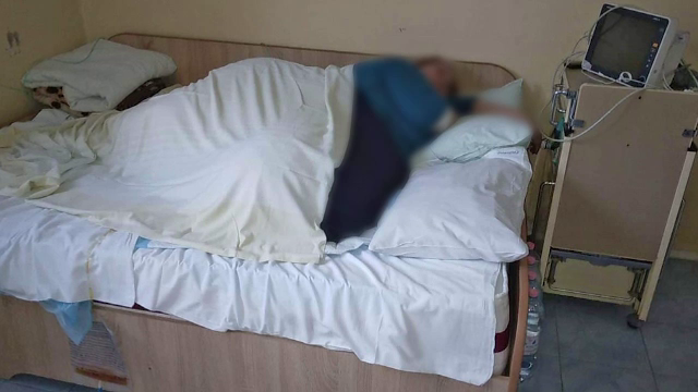 A murit femeia de peste 250 de kilograme, ținută pe jos în spital pentru că nu s-a găsit un pat special. Reacția lui Rafila