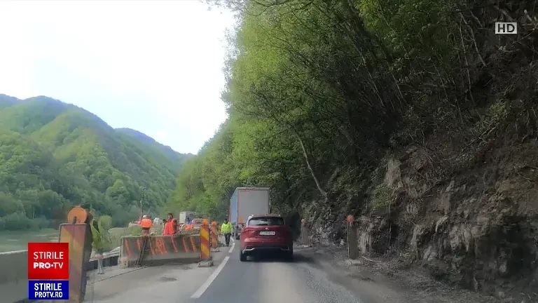 Drumul de care puțini români știu, dar care ajută la evitarea aglomerației de pe Valea Oltului. Este de o frumusețe rară