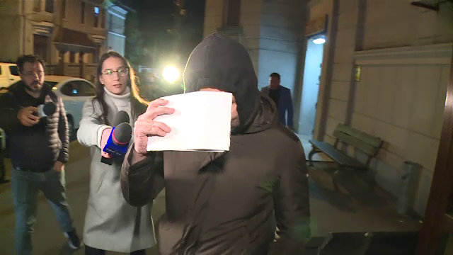 Cei doi polițiști de la Rutieră din Capitală, prinși când luau mită, ar fi primit 1.500 de lei de la un șofer turc