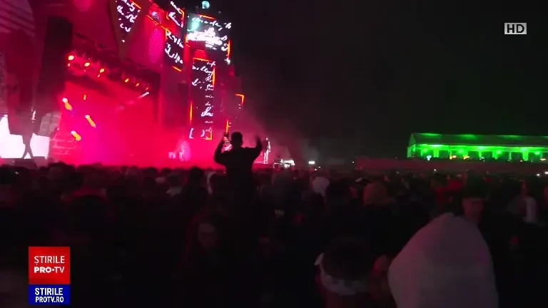 Peste 40.000 de tineri au participat s-au distrat în prima noapte a festivalului "Beach, please!"