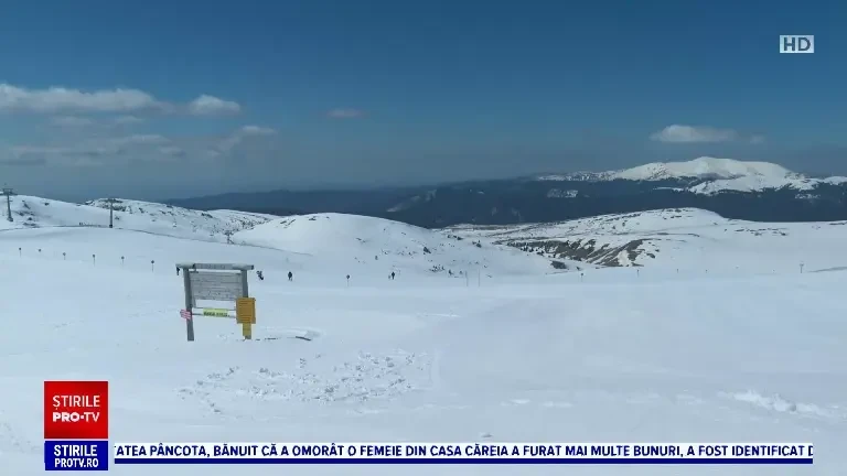 Pârtiile rămân deschise în Sinaia. Turiștii încă se mai pot bucura de zăpada de la Cota 2000