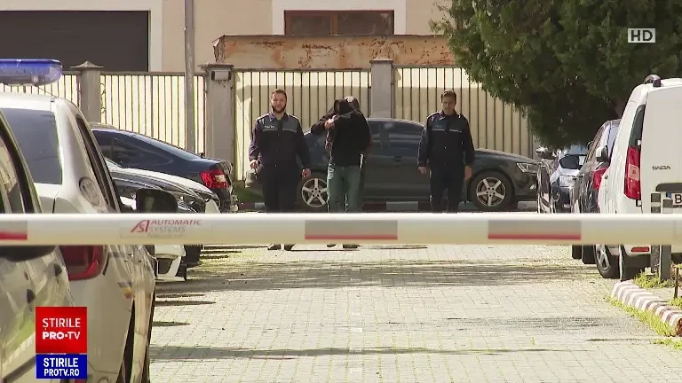 Cei doi polițiști de la Rutieră, prinși în flagrant când ar fi luat mită, plasați în arest la domiciliu