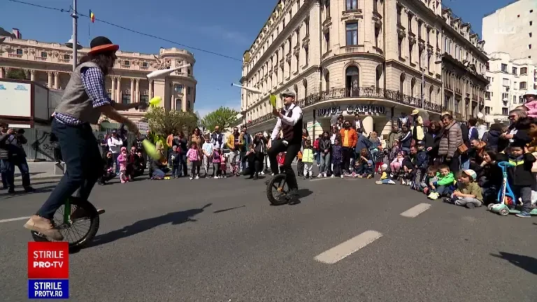Calea Victoriei s-a transformat în loc de promenadă. Bucureștenii sunt invitați la plimbare de 1 Mai