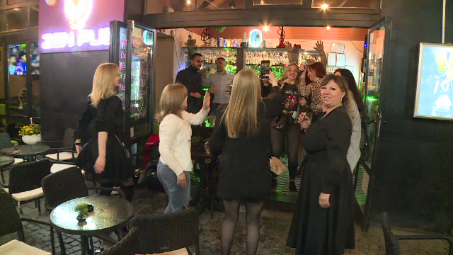 Cluburile din Capitală sunt pline de tineri petrecăreți. „Știm să ne distrăm, că suntem români”