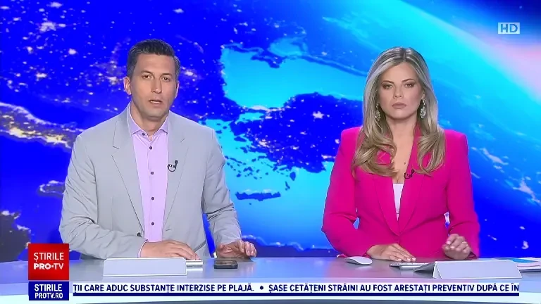 Accident în Sectorul 3 al Capitalei. O autoutilitară s-a ciocnit cu o mașină și s-a răsturnat. O femeie a ajuns la spital