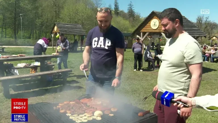 Zonele special amenajate pentru grătar de la munte, neîncăpătoare. Și unitățile de cazare au fost pline