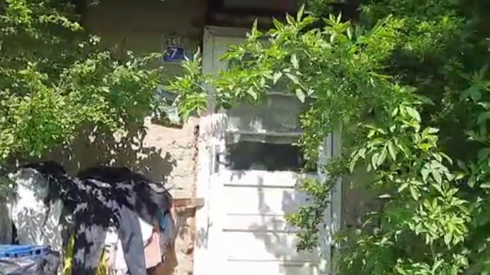 Tânără sechestrată de propriul tată, în Maramureș: Avea răni necrozate și fecale pe corp