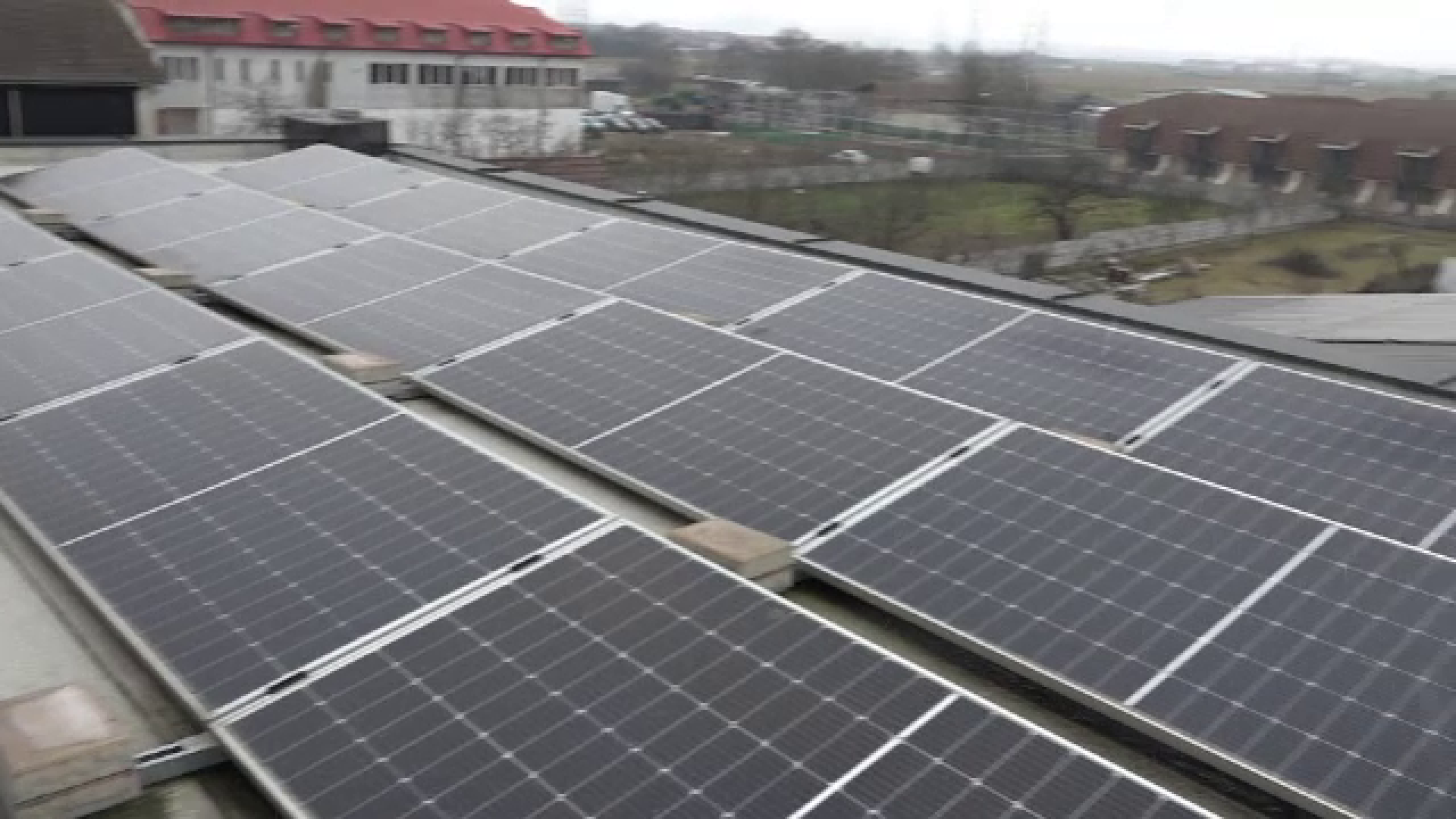 Autoritățile par copleșite de schemele de finanțare pentru energia regenerabilă. „Foarte mulți investitori care se retrag”