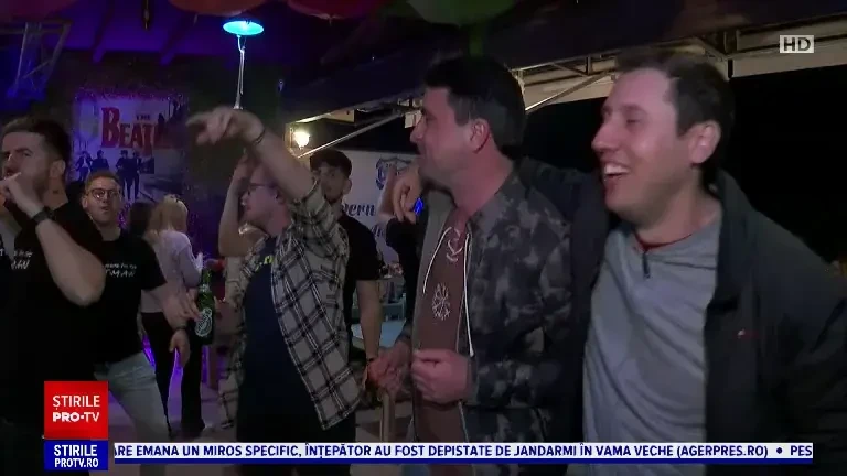 Încă o noapte albă în Vama Veche. „Am ales calea alcoolului și a cluburilor”