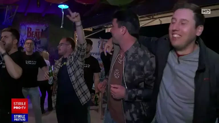 Încă o noapte albă în Vama Veche. „Am ales calea alcoolului și a cluburilor”