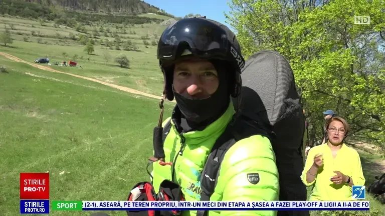 Zeci de parapantiști din toată țara s-au reunit la Rimetea, de 1 Mai. Au zburat la peste 2.000 de metri altitudine
