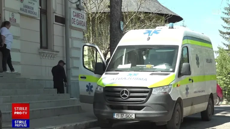 Un infirmier de la Institutul de Psihiatrie Socola este acuzat că ar fi bătut doi pacienți de față cu poliția