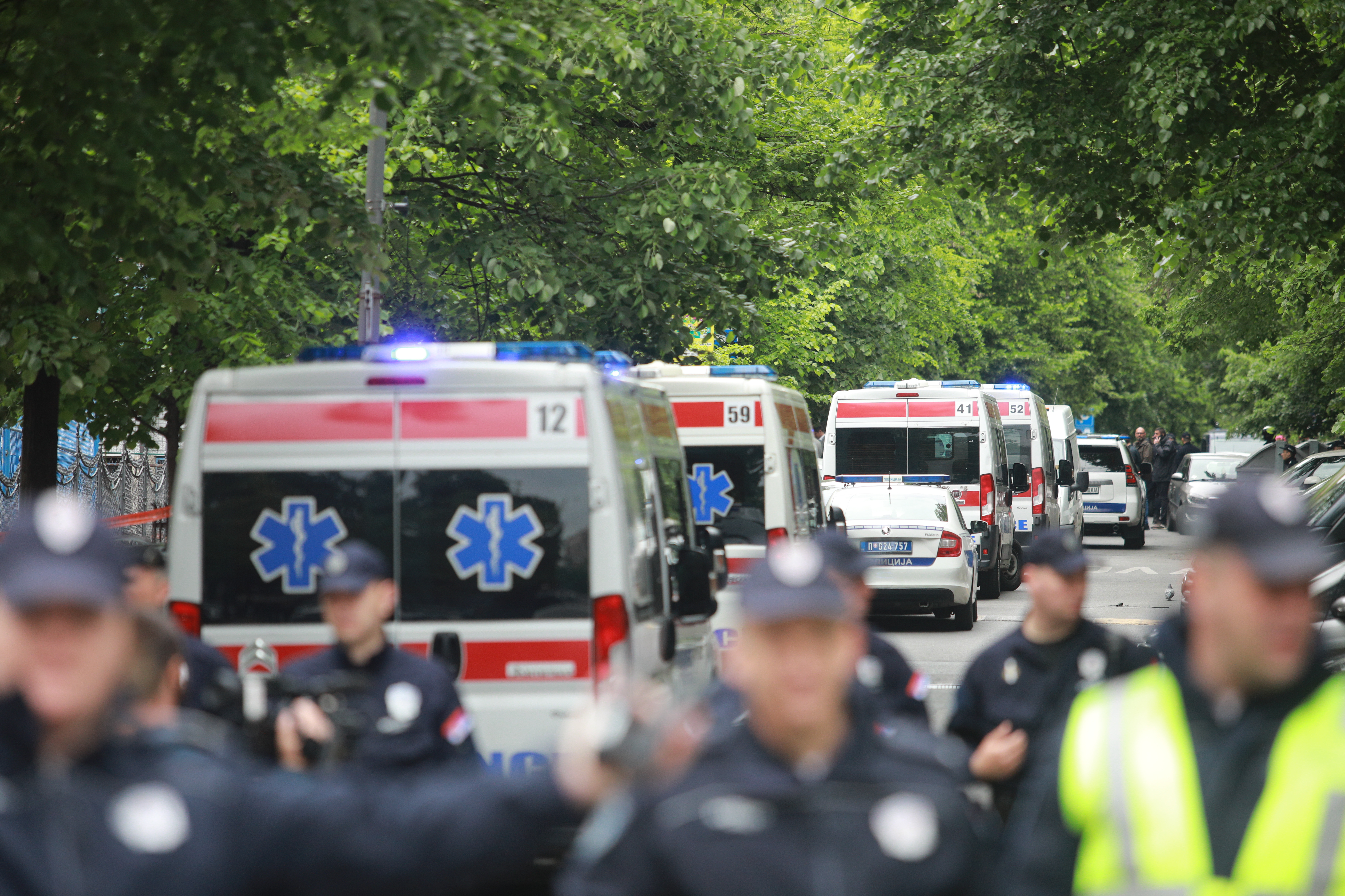 Tatăl minorului care a comis atacul de la şcoala din Belgrad, arestat. Băiatul îşi planificase atacul cu o lună înainte