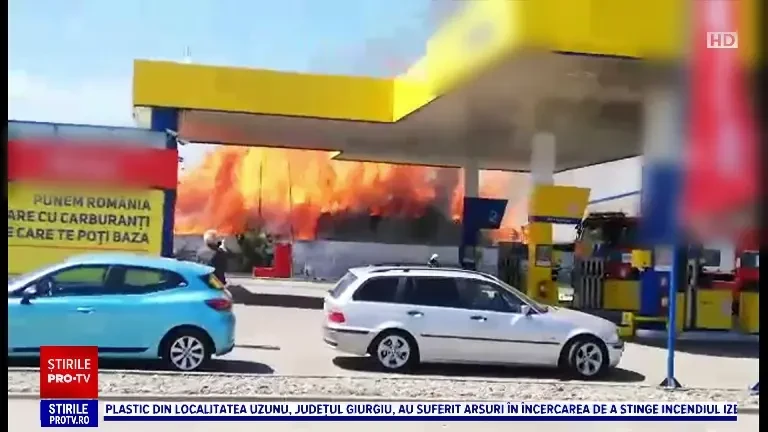 Sute de mii de euro pagube într-un incendiu care a mobilizat zeci de pompieri din Neamț