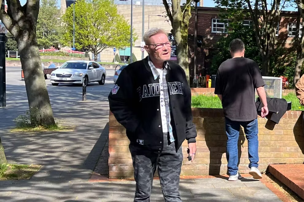 Un bărbat a ținut în congelator cadavrul colegului de apartament, timp de 2 ani. Ce a mărturisit în instanță