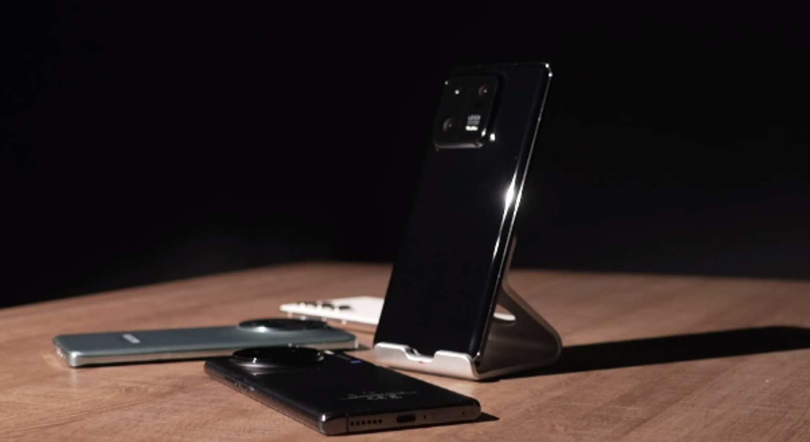 Telefoanele momentului, judecate după performanța camerei. Patru modele și cele mai bune fotografii