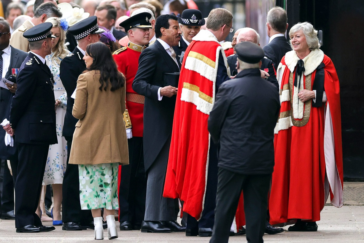 vedete &icirc;ncoronare