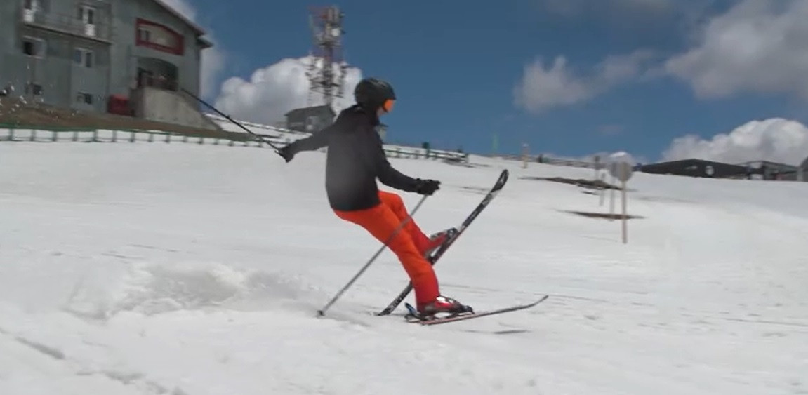 Ultimul weekend de schi la Sinaia înainte de sfârșitul sezonului. „Alții sunt încă la mare, noi ne bucuram de zăpadă”