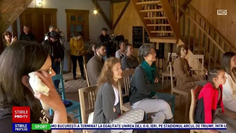 Cum s-a văzut încoronarea Regelui Charles al III-le la Viscri, satul său de suflet din Transilvania. Vizitatorii cu sutele