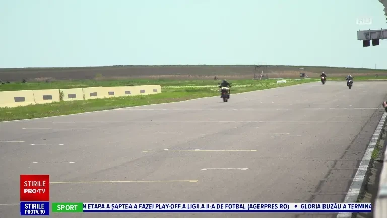 Motocicliștii s-au adunat pe circuitul de la Adâncata pentru a-și tura motoarele. ”Viteză cât se poate de mare”