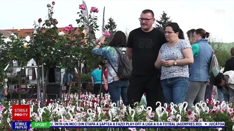 Târg de flori în Mureș: ”A trebuit o viață dăruită acestei afaceri”. Cât au plătit clienții pentru o floare
