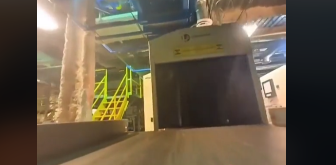 Ce se întâmplă cu bagajul de cală după ce îl lași la check-in. Traseul parcurs până la avion | VIDEO