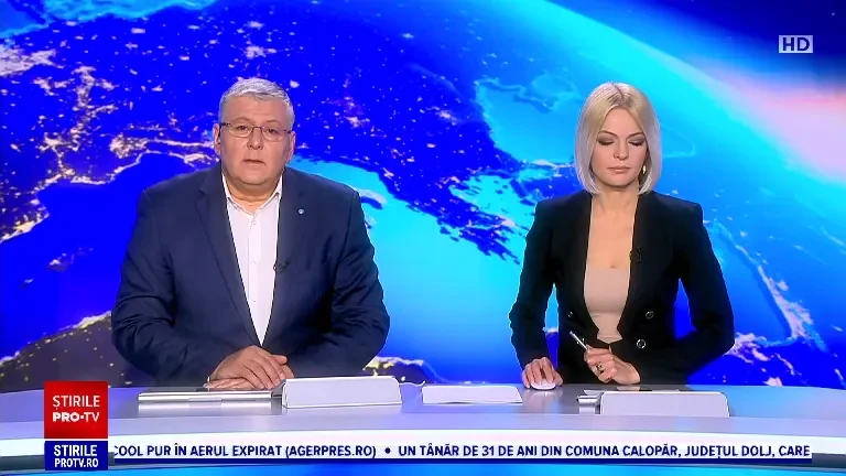 Accident în sectorul 2 al Capitalei. O mașină în care se afla o femeie, lovită într-o intersecție