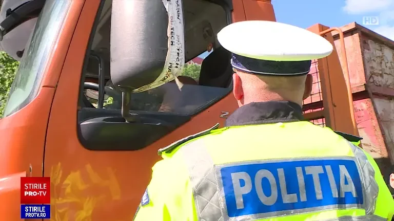 Amenzi usturătoare pentru șoferii de camioane care au intrat în zona planșeului din Piața Unirii, aflat în pericol