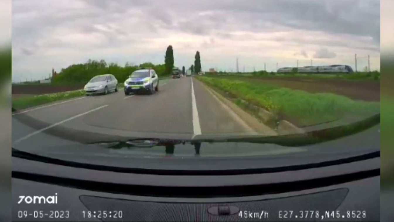 Șofer băut și drogat, urmărit 25 de kilometri pe șoselele din Galați. Până la urmă, s-a predat