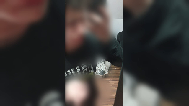 Un elev a ajuns la spital după ce a fost agresat de un coleg. Mamă: „După o lună de amenințări că îl bate, l-a bătut”