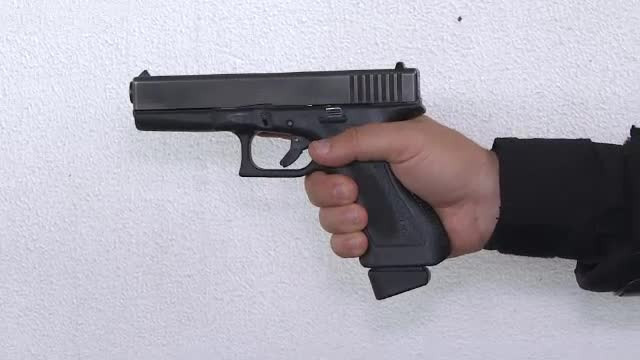 Ce regim au armele letale în România. Comparație cu Serbia vecină. Cine poate deține legal o armă cu glonț