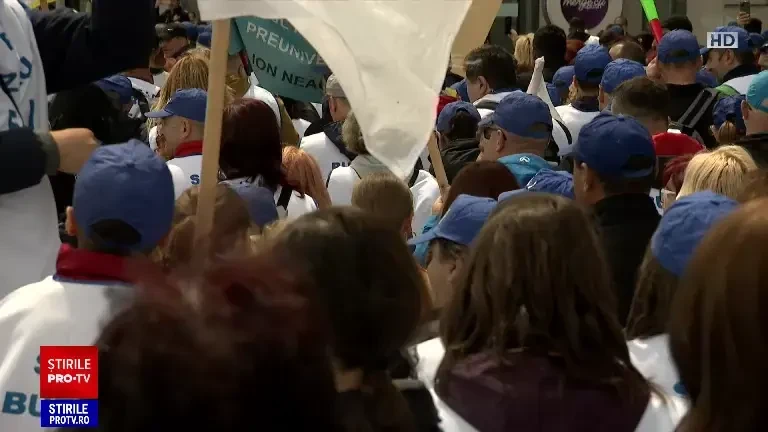 Peste 15.000 de angajați din Educație au protestat, pașnic, în Capitală. Ce solicitări au și ce urmează după proteste