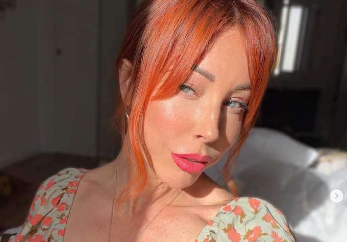 Cel mai flexibil model de pe OnlyFans și-a arătat abilitățile în public. Șoferii au rămas blocați la semafor | FOTO&VIDEO