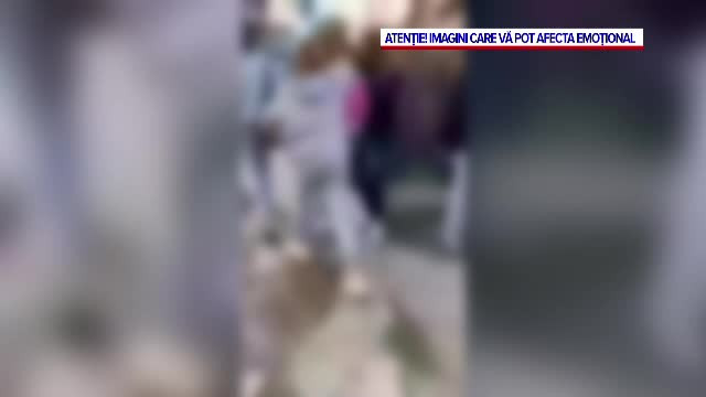 Două fete de 15 ani și o mamă au lovit cu pumnii și picioarele o adolescentă de 14 ani, lângă o școală din Tecuci