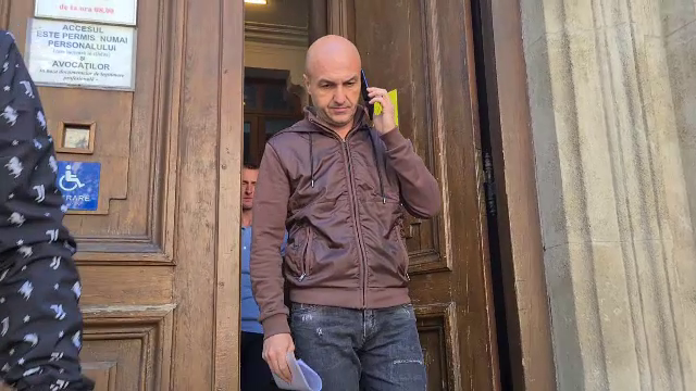 Cei doi polițiști de la Rutieră prinși în flagrant în timp ce luau mită au demisionat. Câtă șpagă au luat până acum