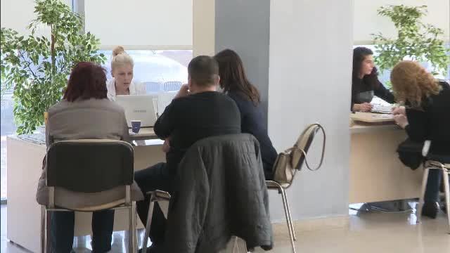 Banii din conturile românilor au ajuns la un nivel record: au depășit pragul de 300 de miliarde de lei