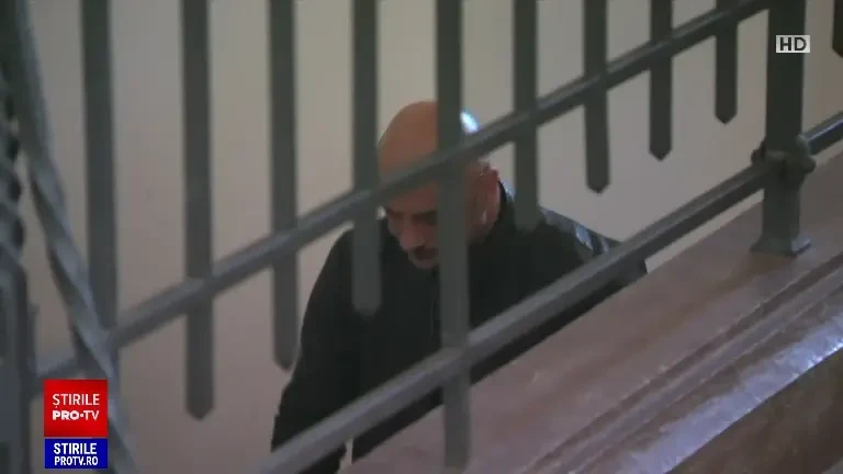 Cei doi polițiști de la Rutieră prinși în flagrant în timp ce luau mită au demisionat. Câtă șpagă au luat până acum