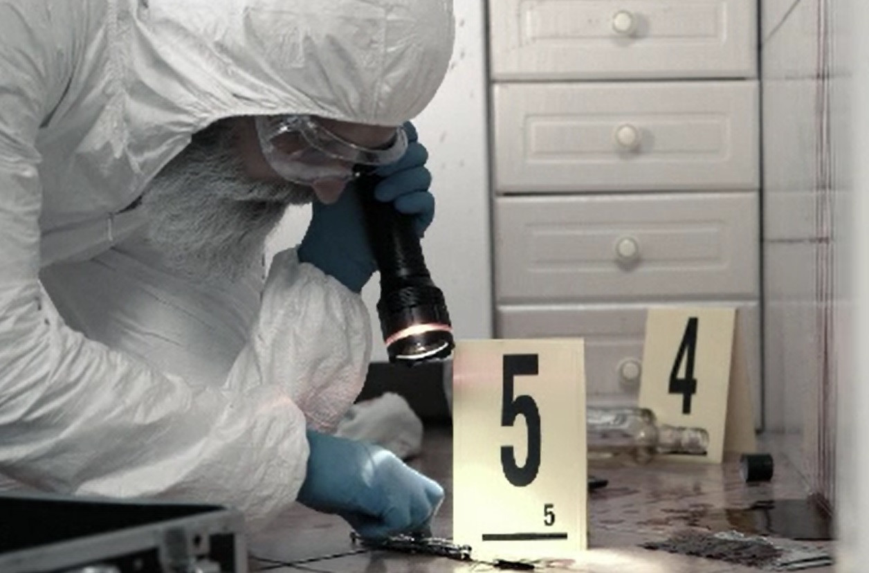 Crimă în Vaslui. Chemați să ajute o femeie care era agresată de soțul ei, polițiștii au găsit-o moartă