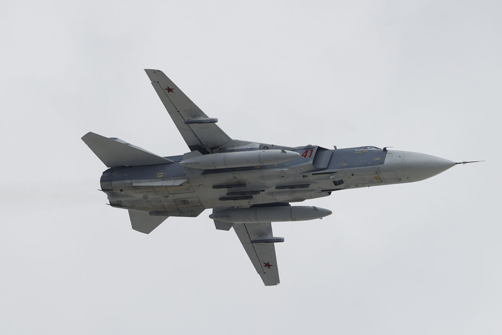 Dovada că oamenii lui Putin dorm în post. Un bombardier rusesc a fost incendiat fără ca autoritățile să știe ceva | VIDEO