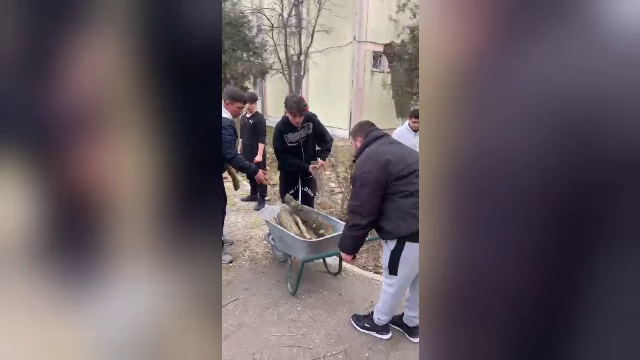 Liceul din Constanța care își pune elevii la ”muncă silnică”. ”Este o situație extraordinar de gravă”