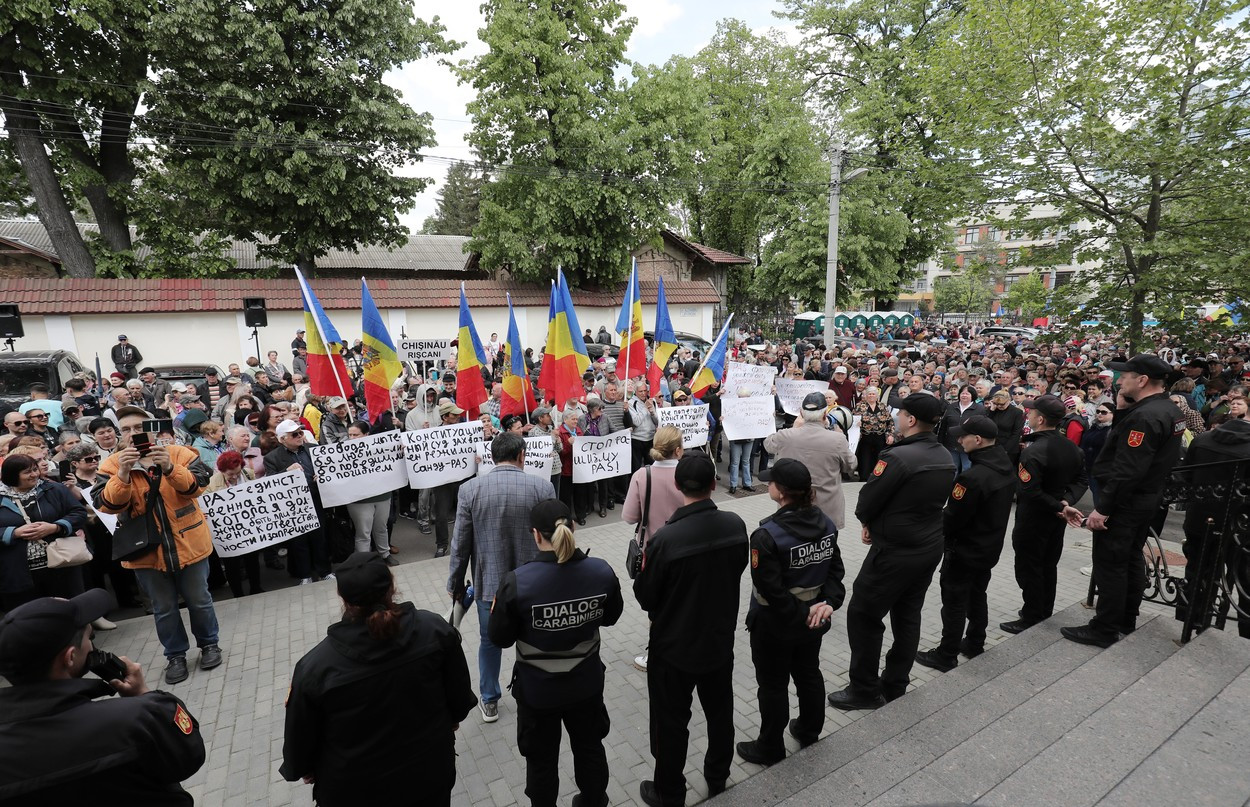 Protest masiv la Chișinău. Adepții Partidului „ȘOR” s-au strâns în faţa instanţei: „Vrem cu Rusia! Vrem să trăim cu ruşii”