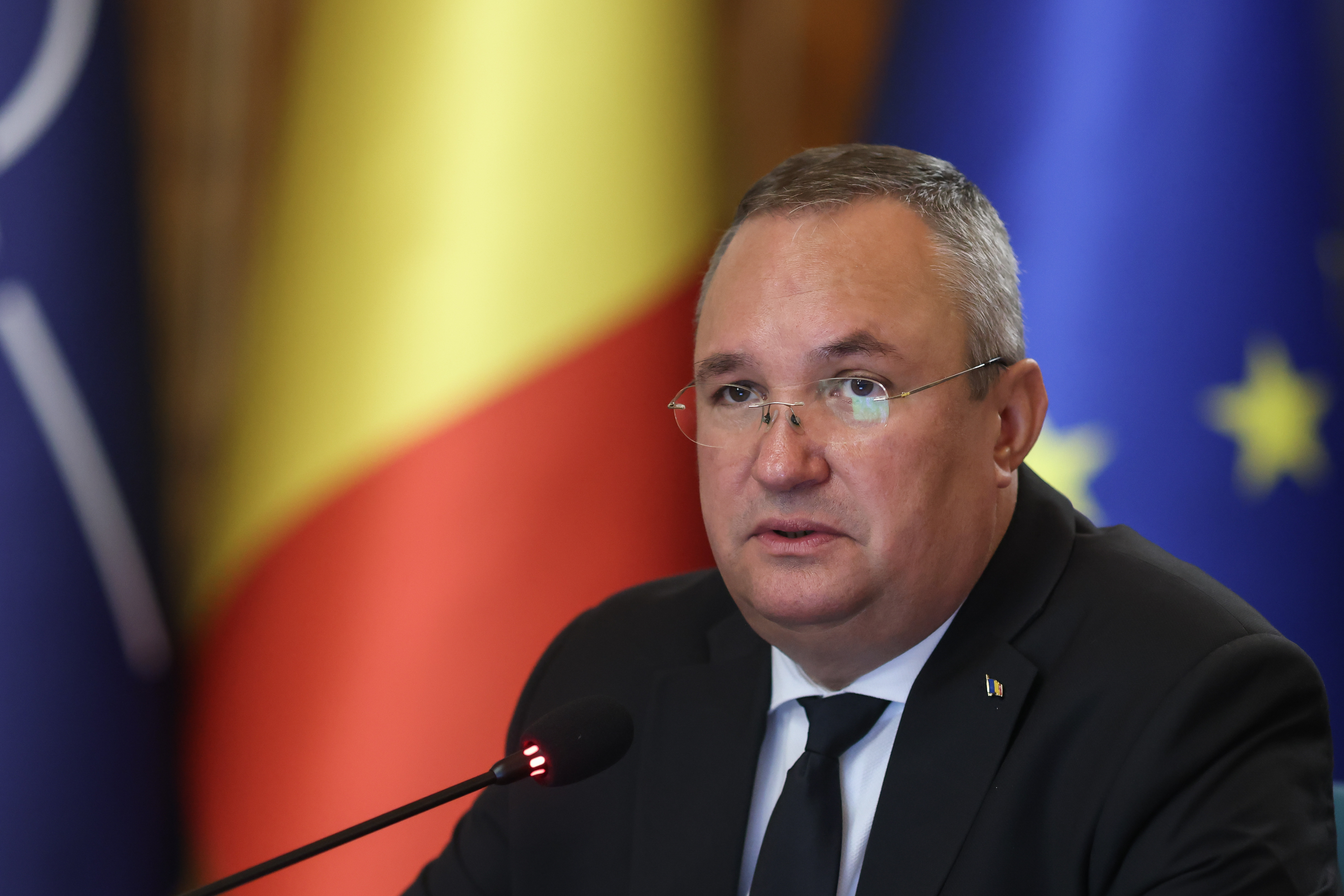 Ciucă, de Ziua Eroilor şi Înălţarea Domnului: Avem datoria să menţinem ţara pe drumul ales prin voinţa cetăţenilor