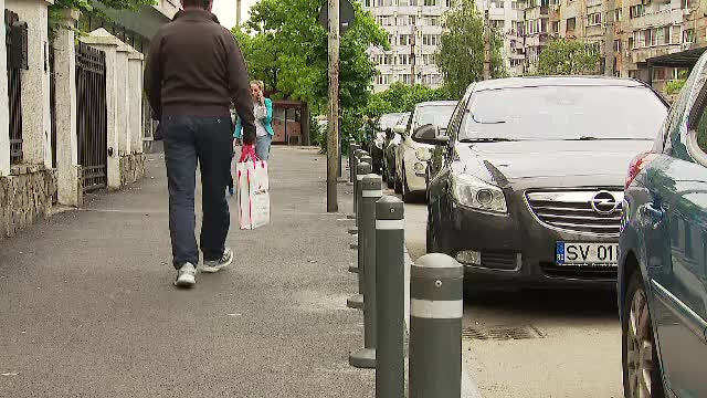Bucureștiul, împânzit de stâlpișori antiparcare. Reacțiile șoferilor când au aflat că nu mai pot parca pe trotuare