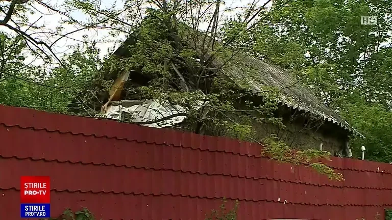 Un bătrân de 96 de ani și-a ucis soția de 82, în Vaslui. Vecină: „Zicea că parcă e nebun”