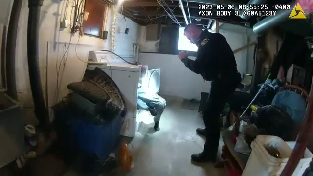 Percheziții mai puțin obișnuite. Locul ciudat în care a fost găsit un bărbat care deținea droguri