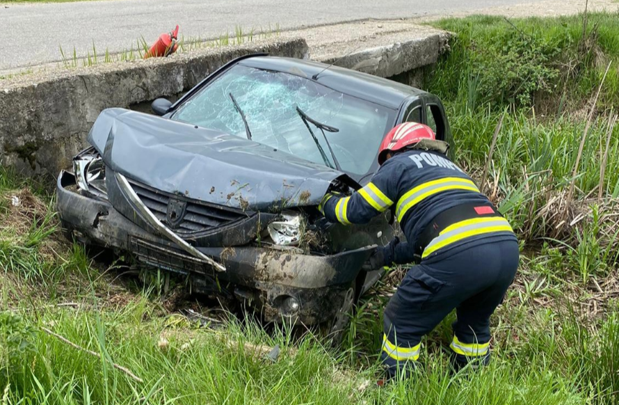 O fetiță de 10 luni a murit într-un accident provocat de bunica ei de 39 de ani, în Argeș